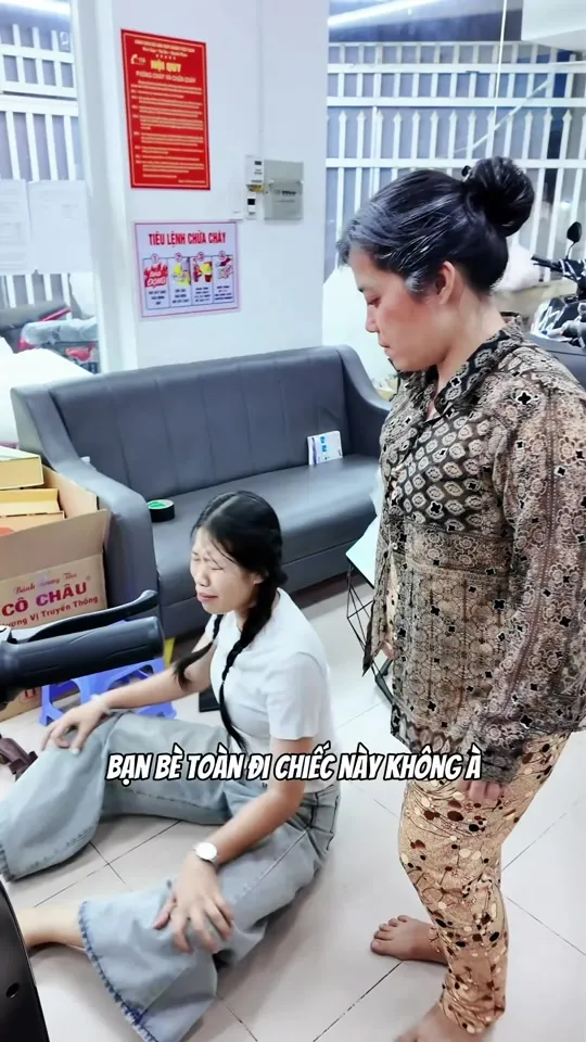 Chiếc xe mà nỡ lòng làm mẹ mình buồn thế sao 😢